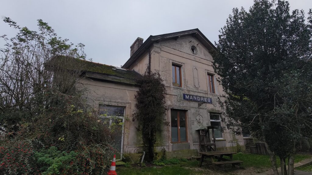 Une ancienne gare le long d'une voie verte