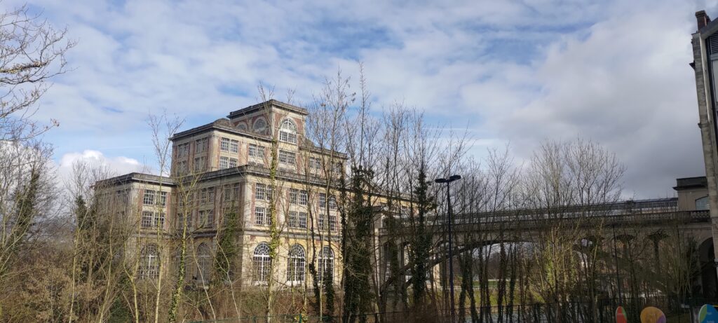 Vue de l'ancienne usine Meunier dite "La Chocolaterie"