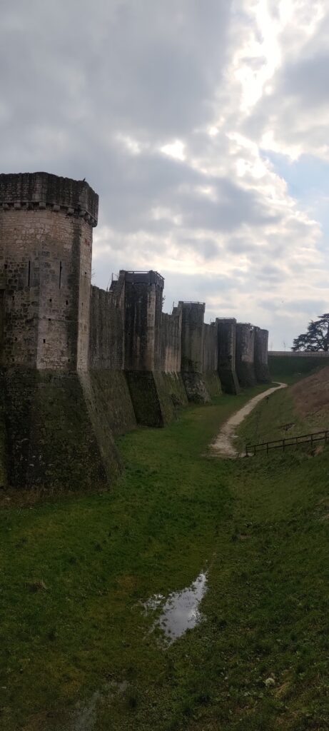 Les douves de l'enceintes fortifiée de Provins