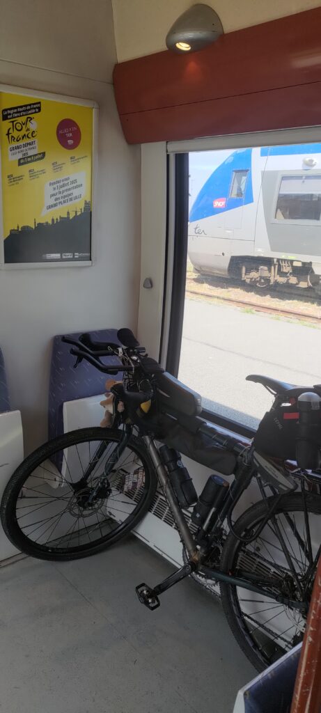 Un vélo dans un train