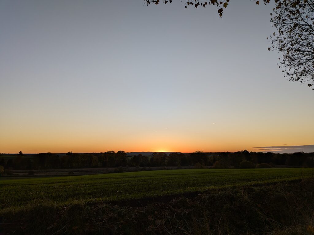 couché de soleil sur la campagne