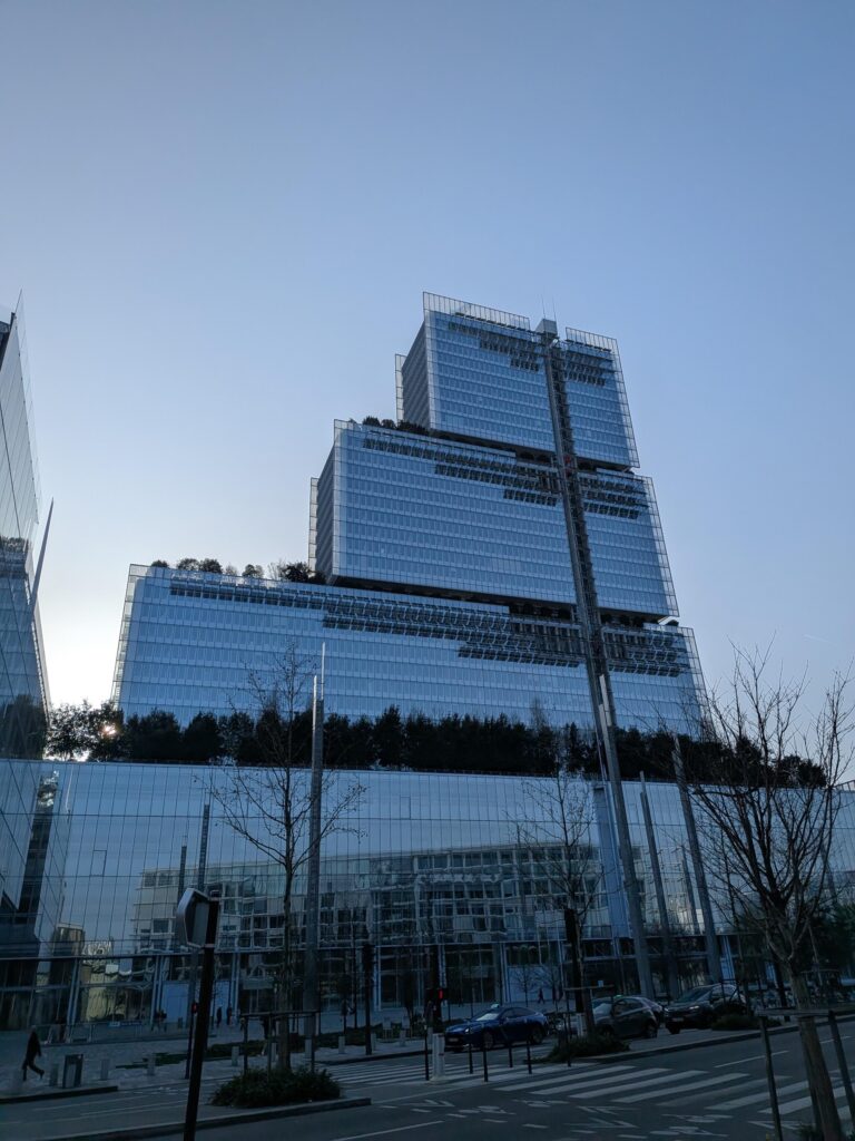 Vue du palais de justice de Paris, porte Clichy