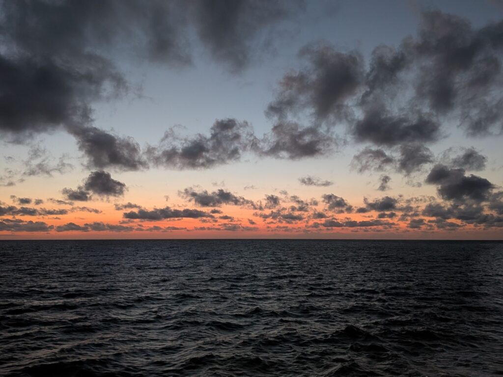 ciel couchant sur la mer